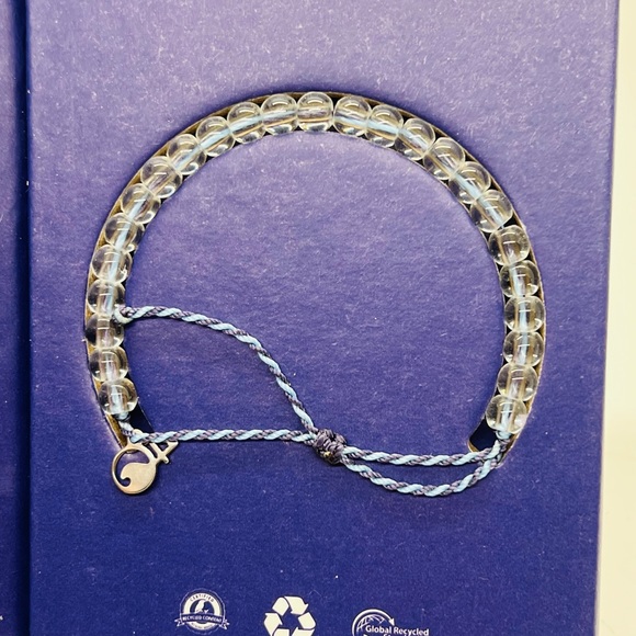 NWT 4Ocean Whale Beaded Bracelet Unisex, waterproof, adjustable from 7 to 13 in. - Picture 7 of 11